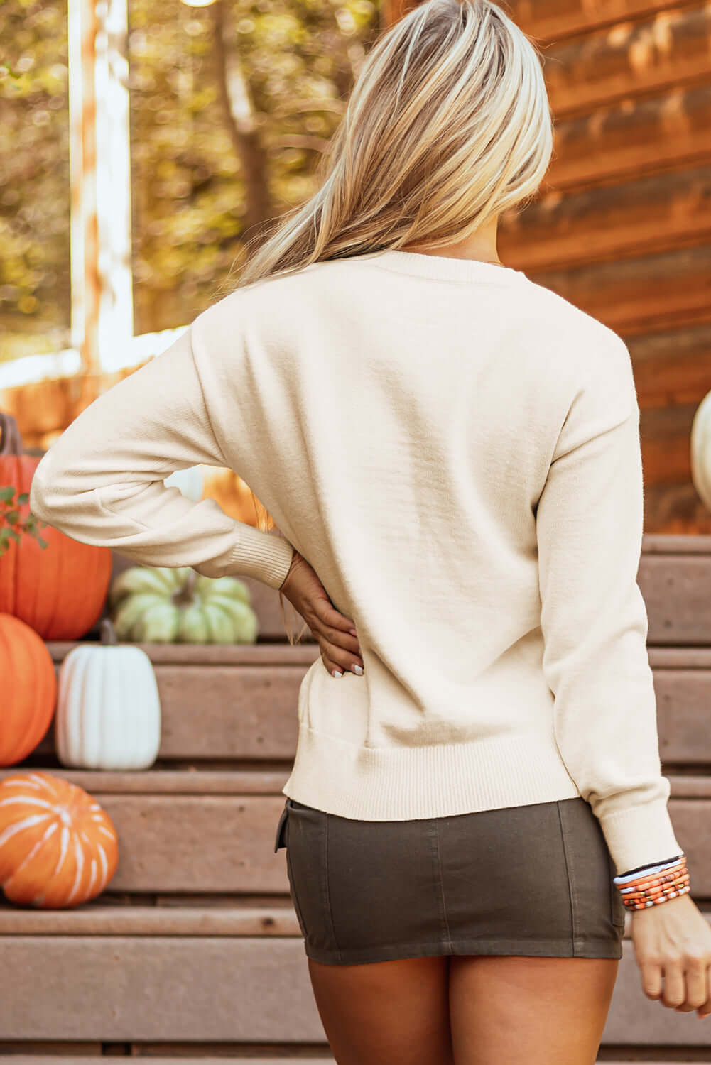  Boo Letter Pattern Sweater with Ribbed Edges and Crew Neck