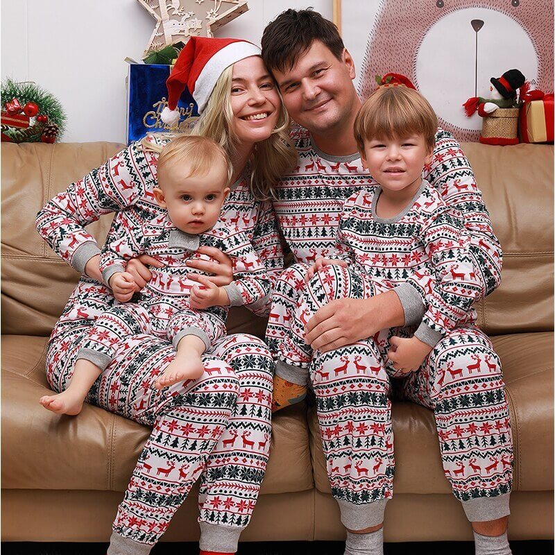 Printed Polyester Family Pajamas for Cozy Matching