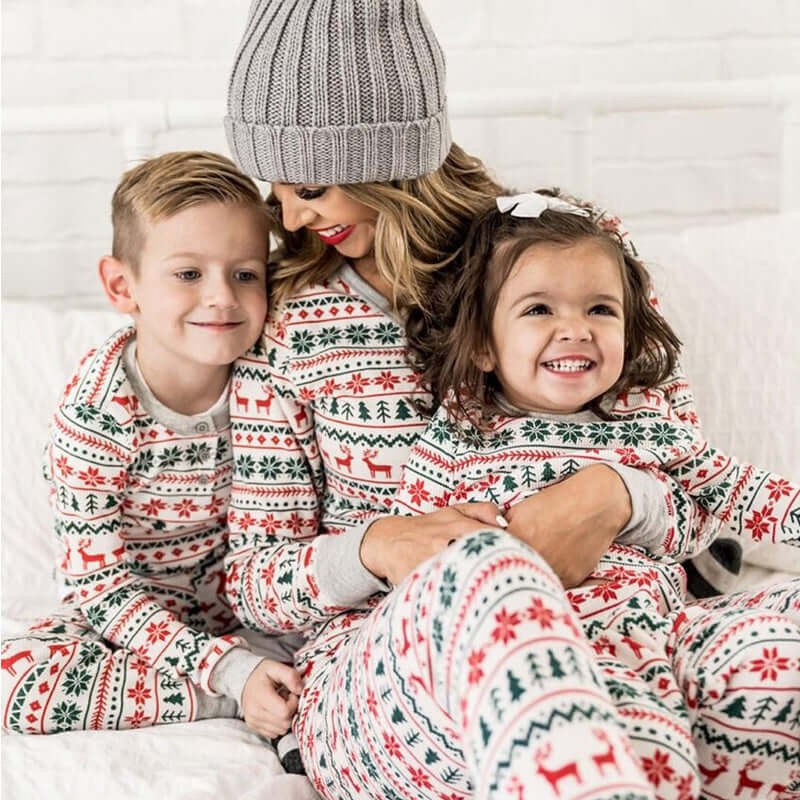 Printed Polyester Family Pajamas for Cozy Matching