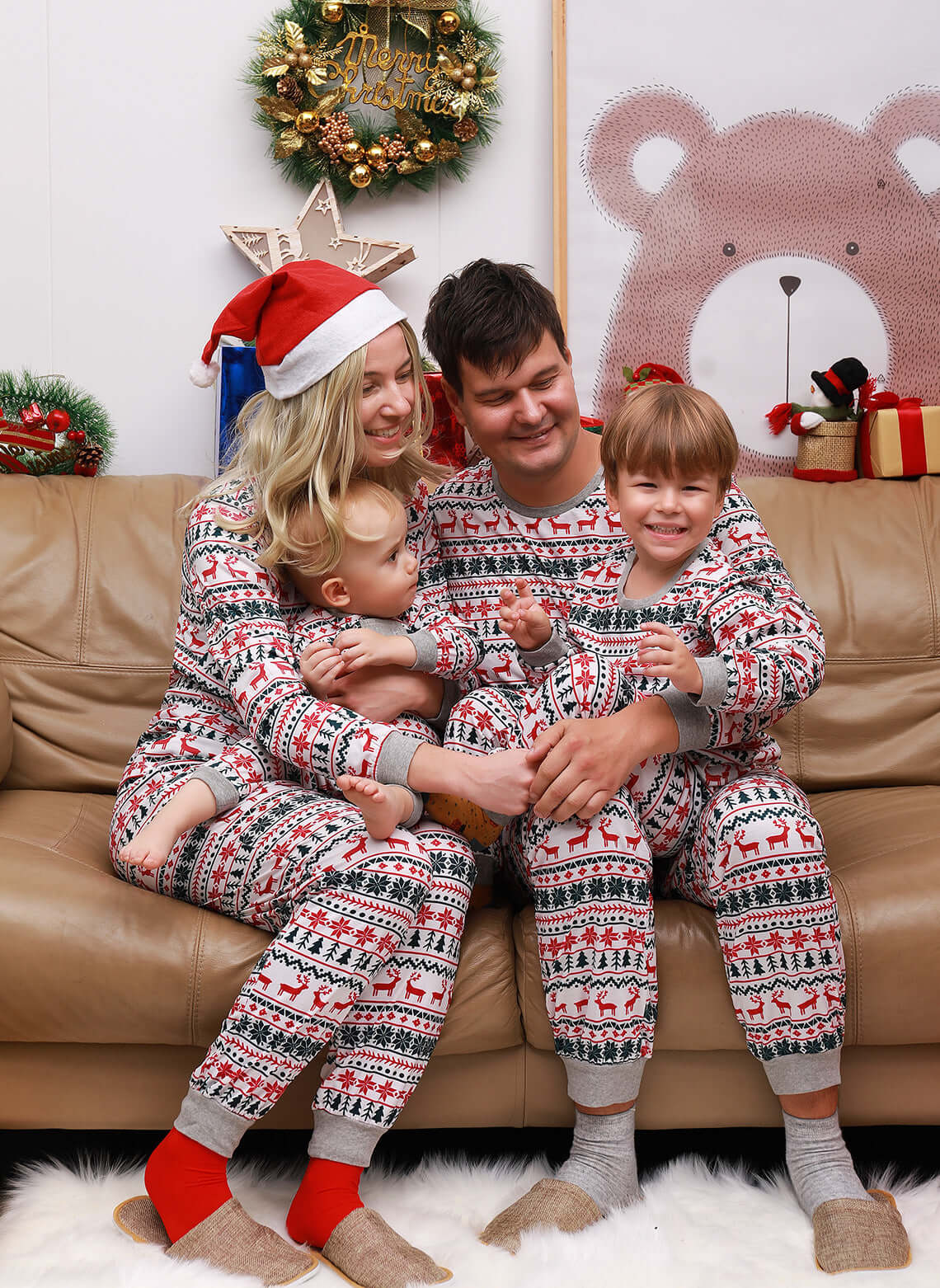 Printed Polyester Family Pajamas for Cozy Matching