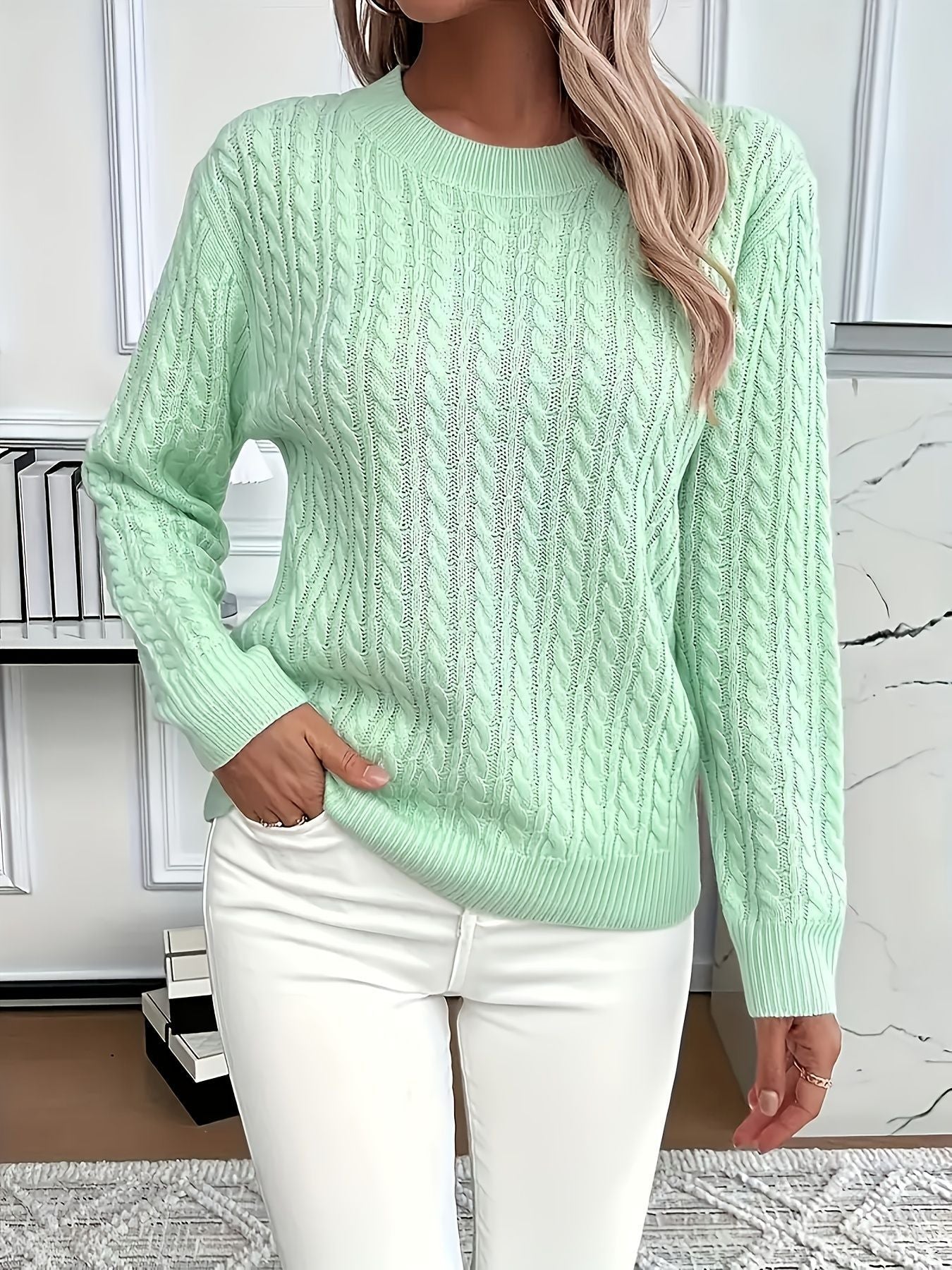 Versatile Fashion Classic Twist Round Neck Sweater for Women