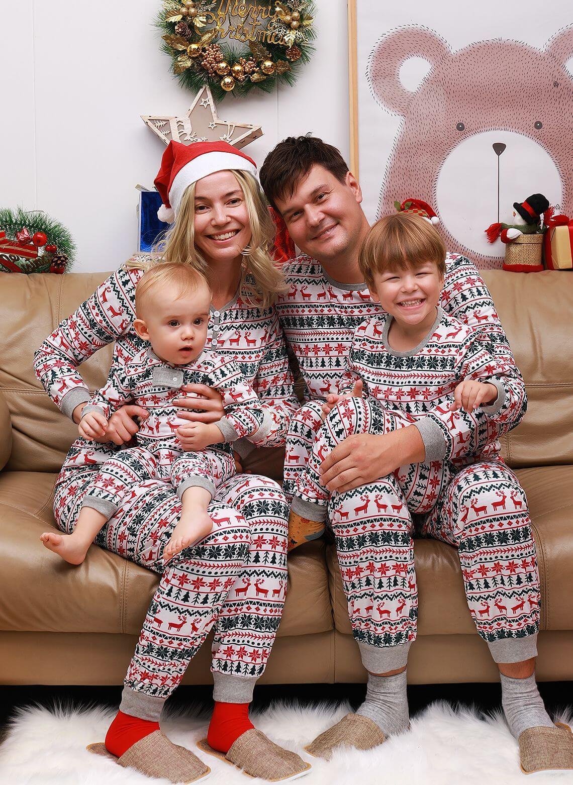 Printed Polyester Family Pajamas for Cozy Matching
