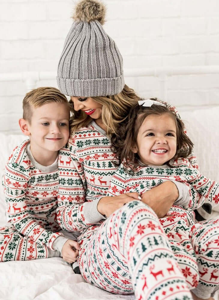Printed Polyester Family Pajamas for Cozy Matching